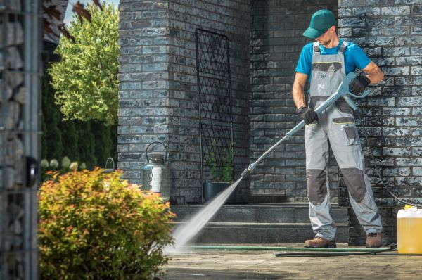 Outside House Cleaning in Modesto